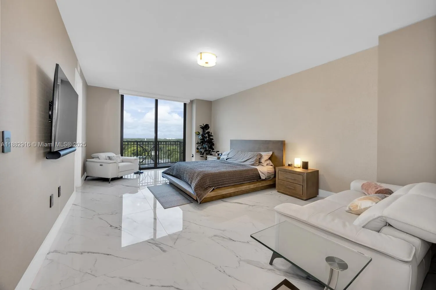 301 Altara Ave, #LPH914