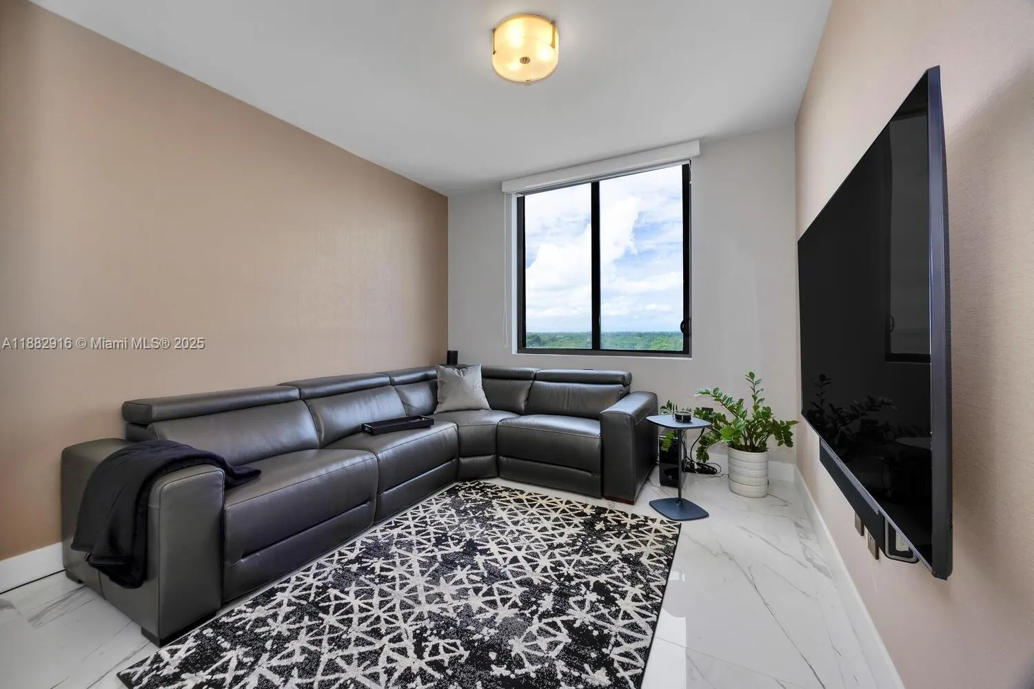 301 Altara Ave, #LPH914