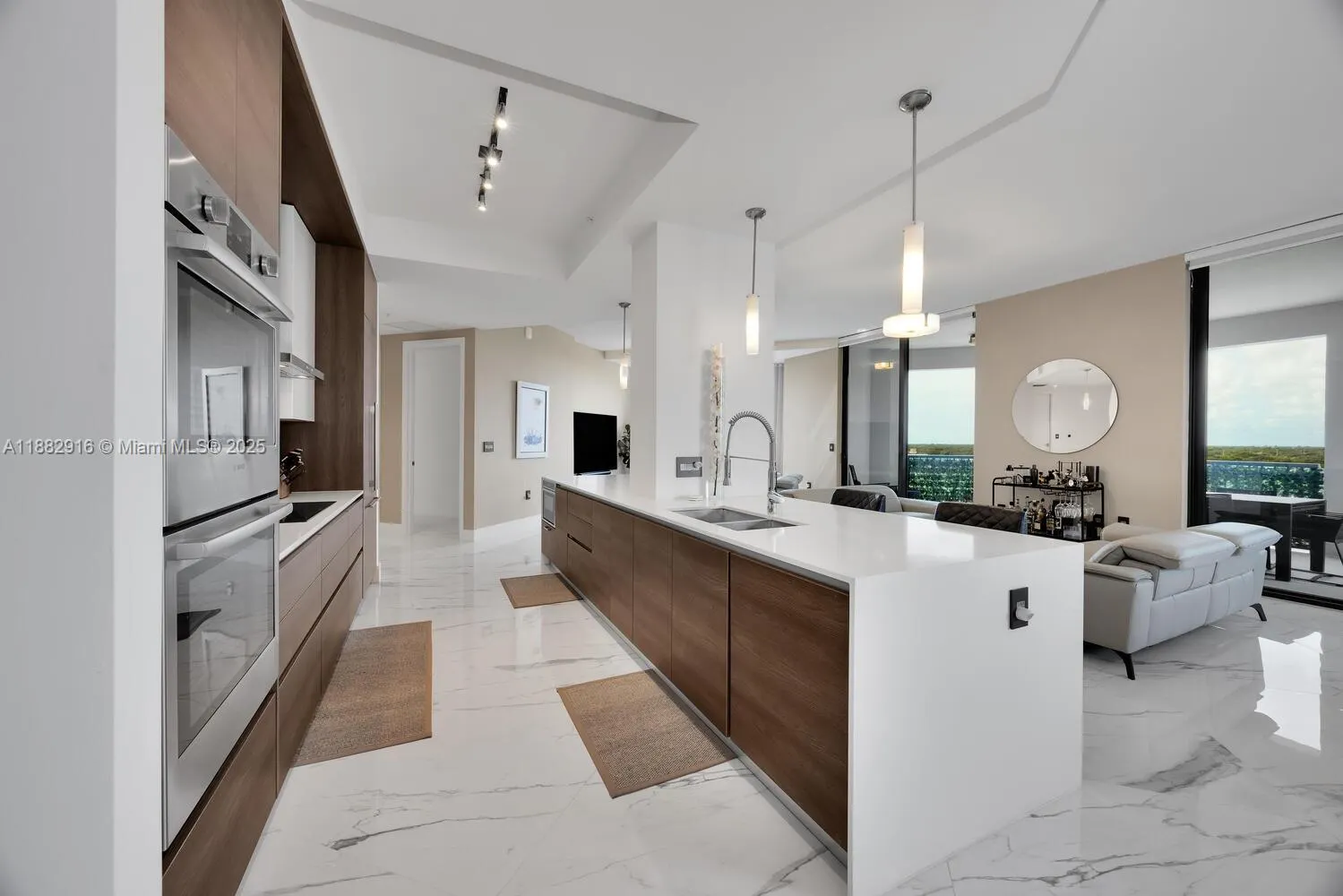 301 Altara Ave, #LPH914