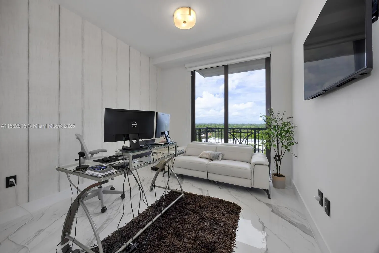 301 Altara Ave, #LPH914