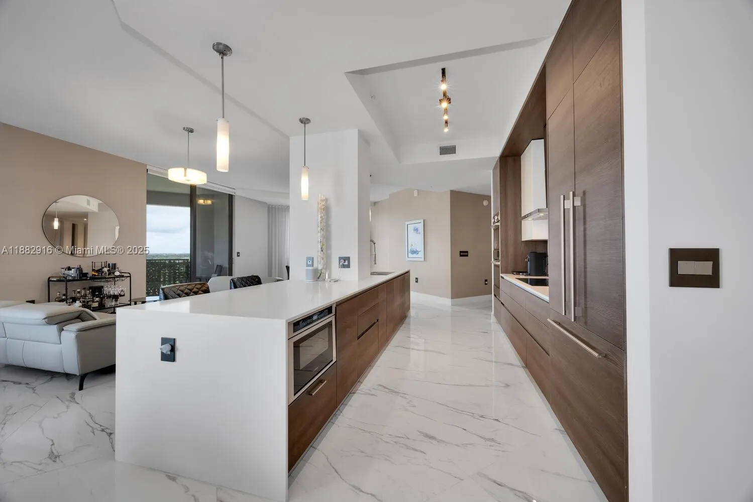 301 Altara Ave, #LPH914