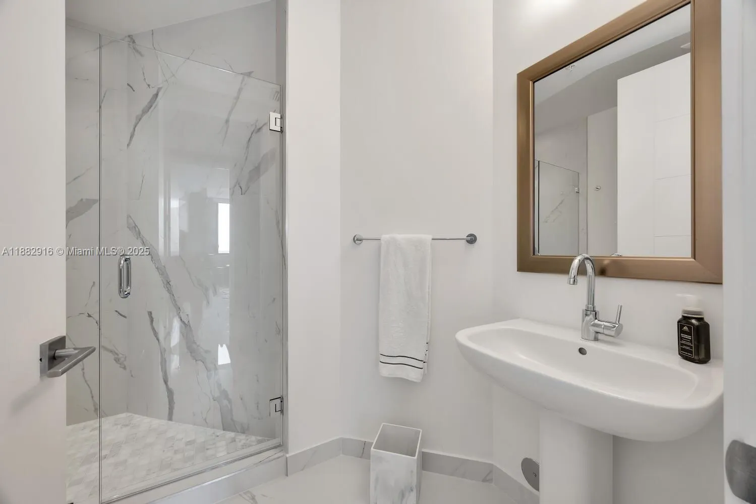 301 Altara Ave, #LPH914