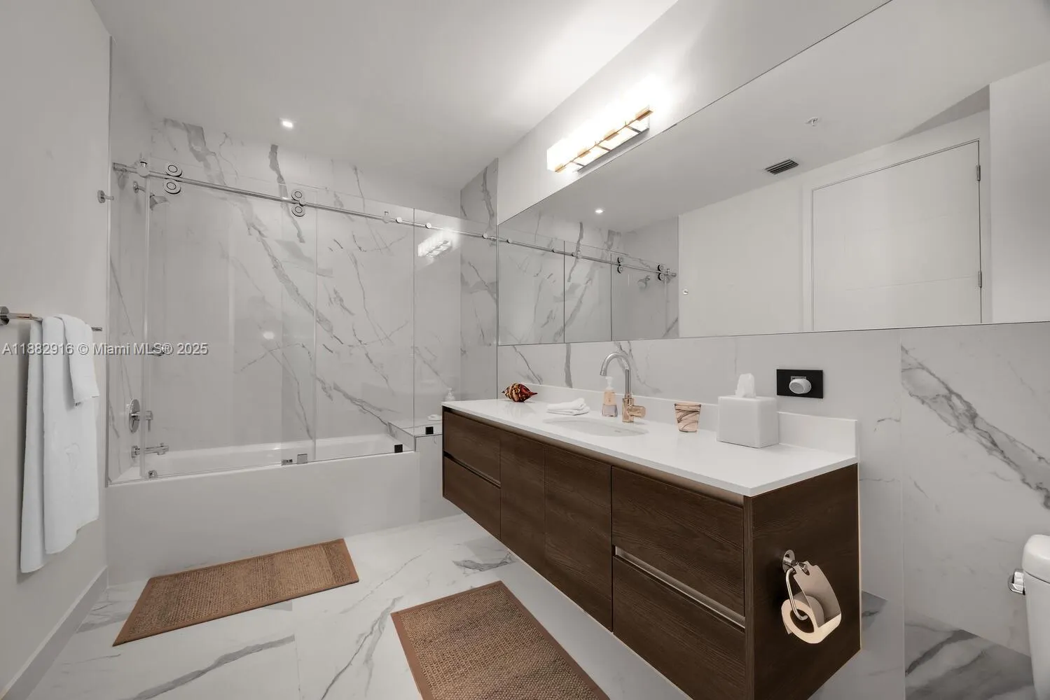 301 Altara Ave, #LPH914