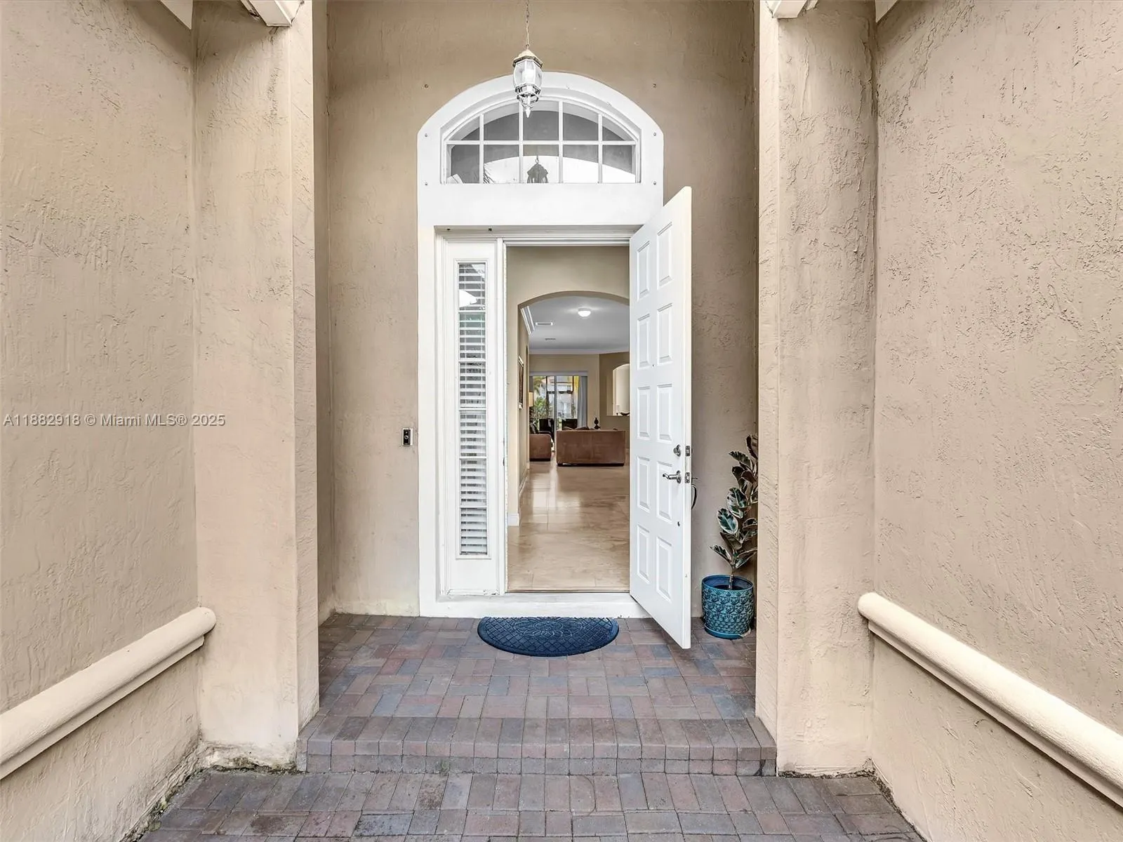 19222 Crystal St