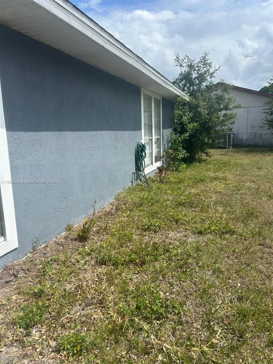 1399 NE Cindy Cir, #1399