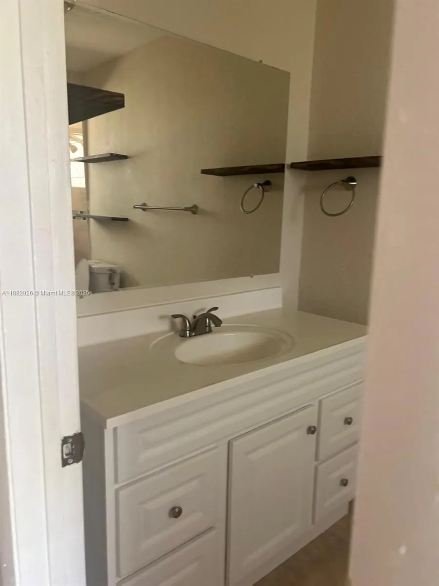 1399 NE Cindy Cir, #1399