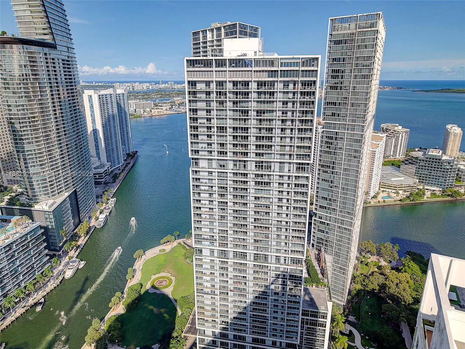 500 Brickell Ave, #1701