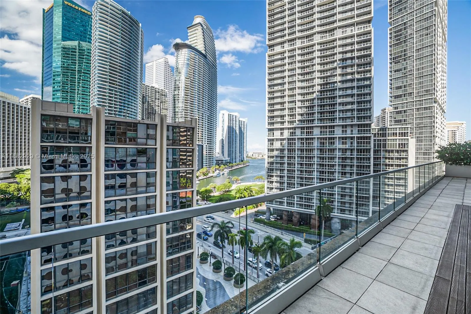 500 Brickell Ave, #1701