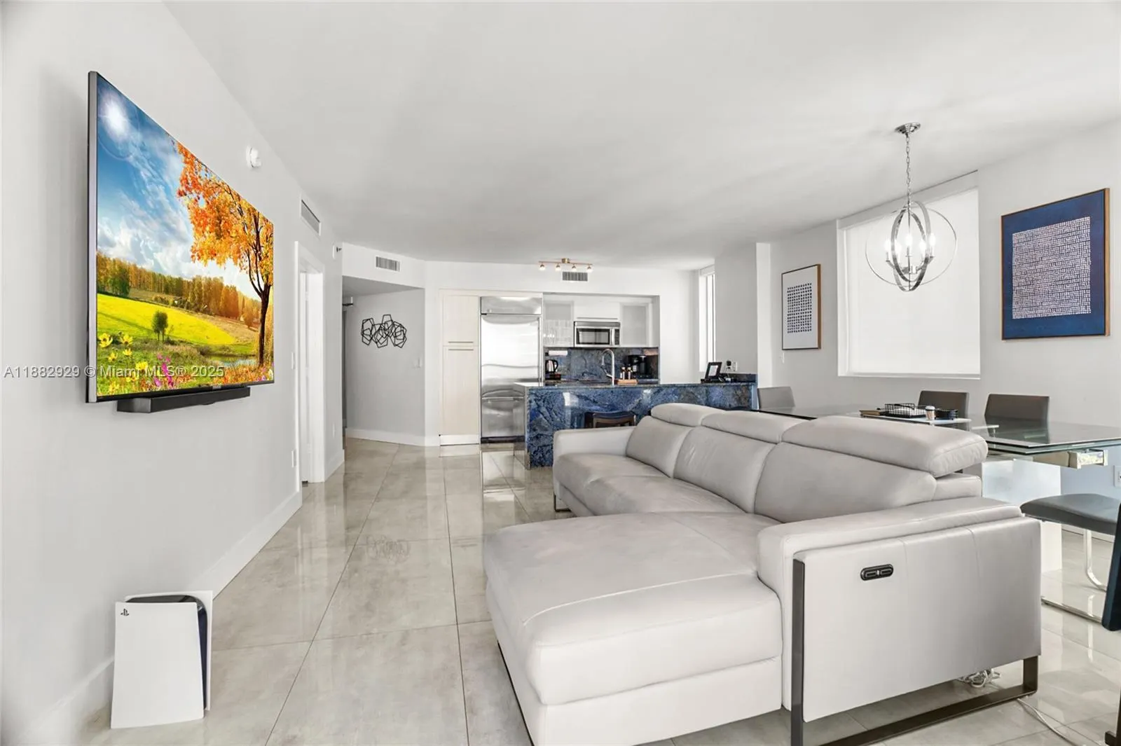 500 Brickell Ave, #1701
