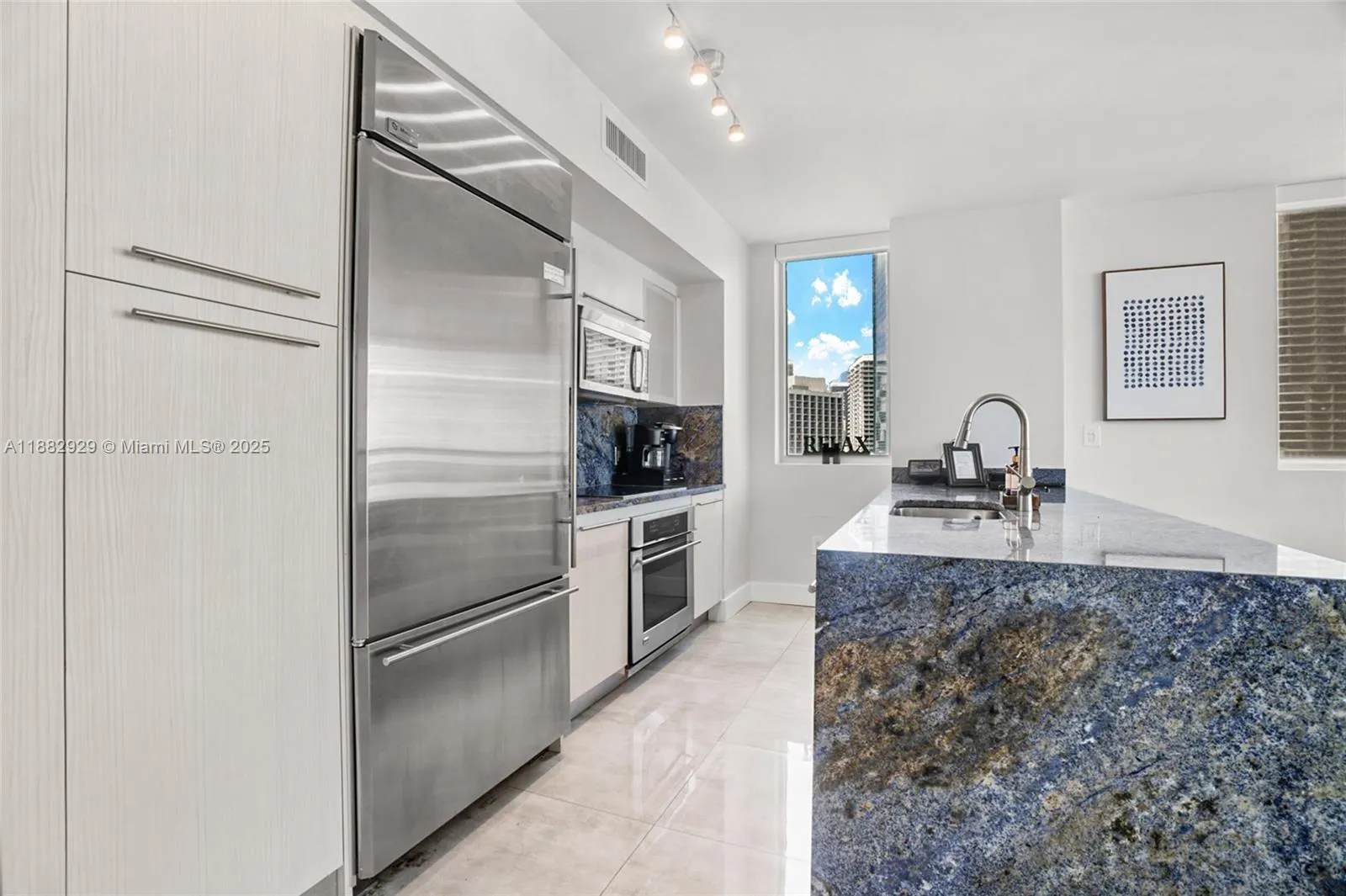 500 Brickell Ave, #1701