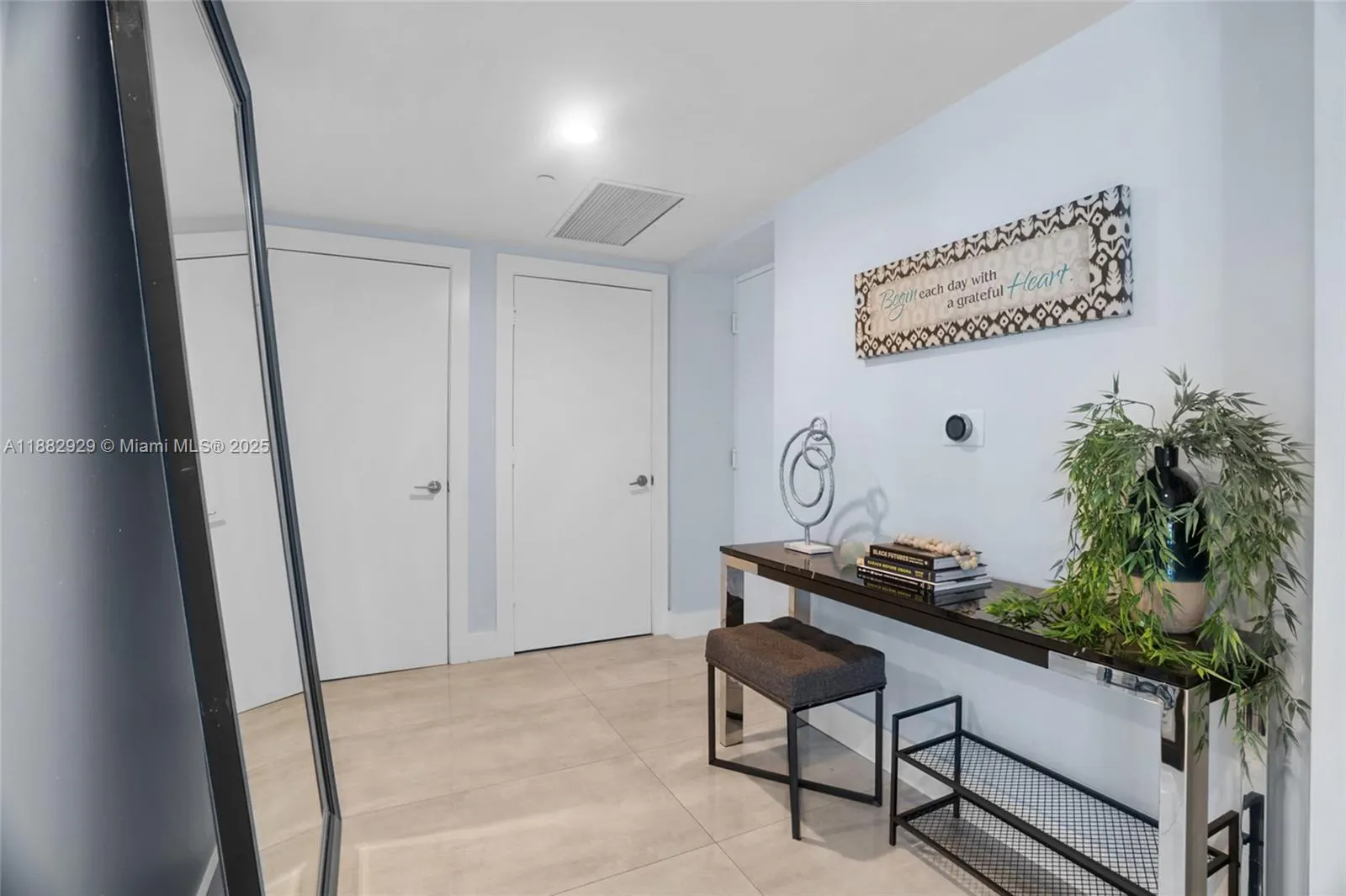 500 Brickell Ave, #1701