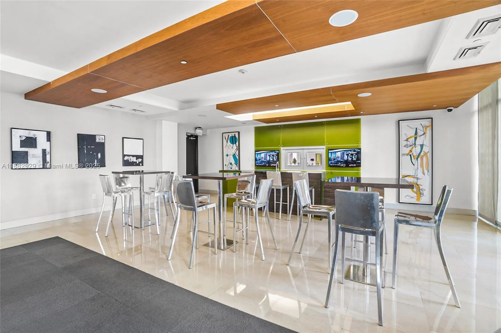 500 Brickell Ave, #1701