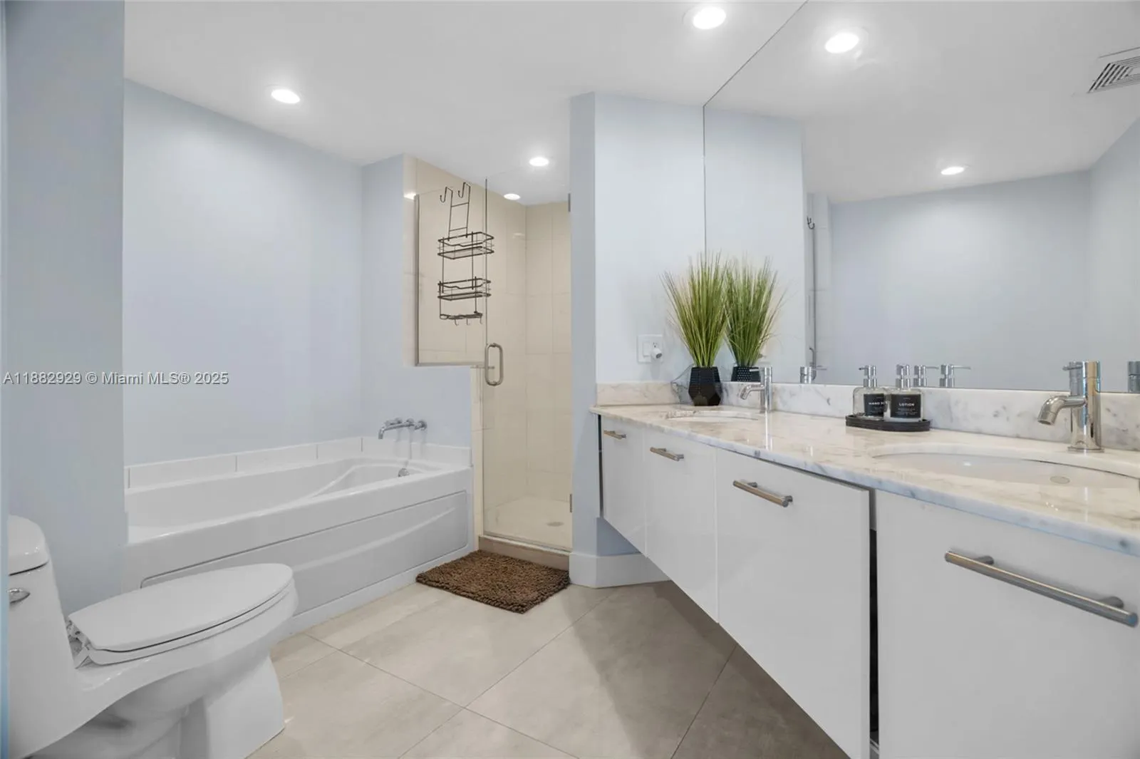500 Brickell Ave, #1701