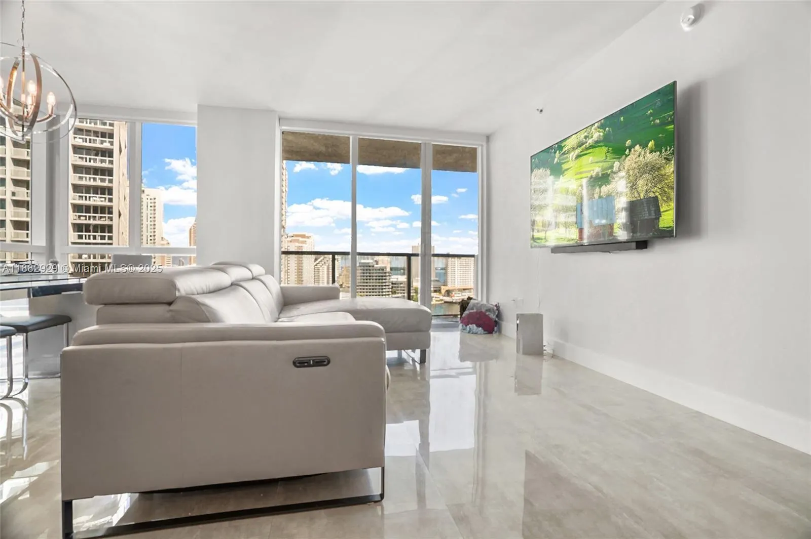 500 Brickell Ave, #1701