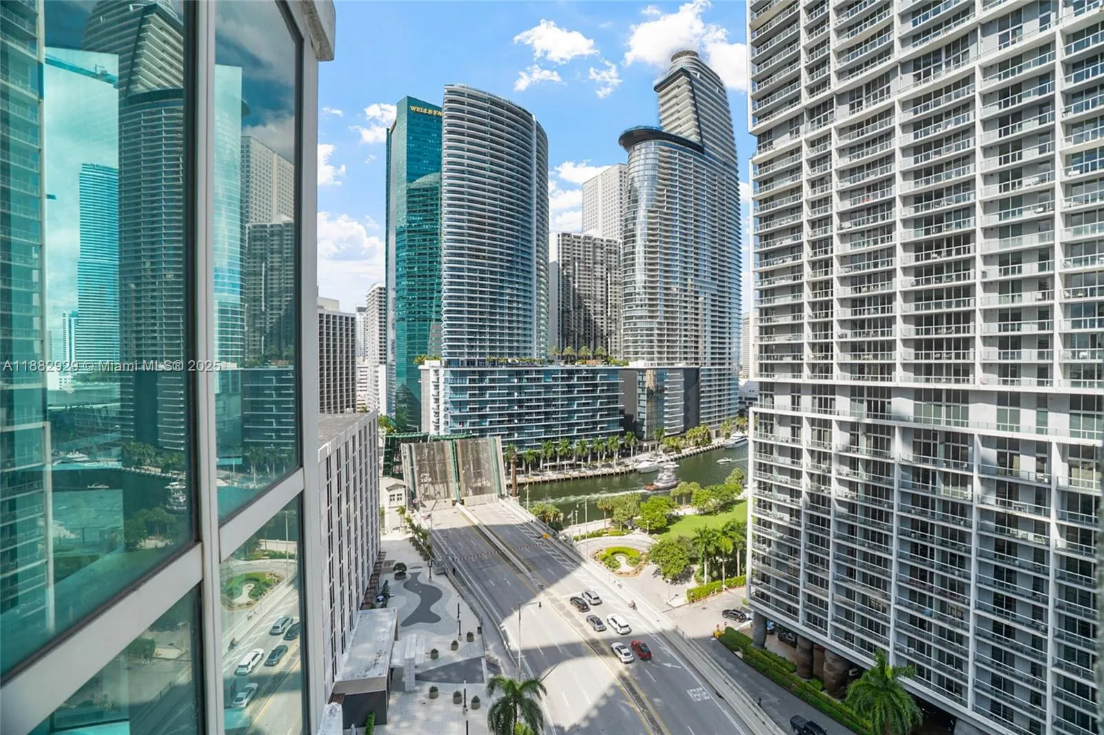 500 Brickell Ave, #1701