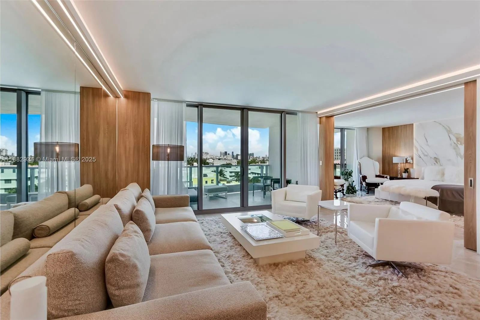 1455 Ocean Dr, #811