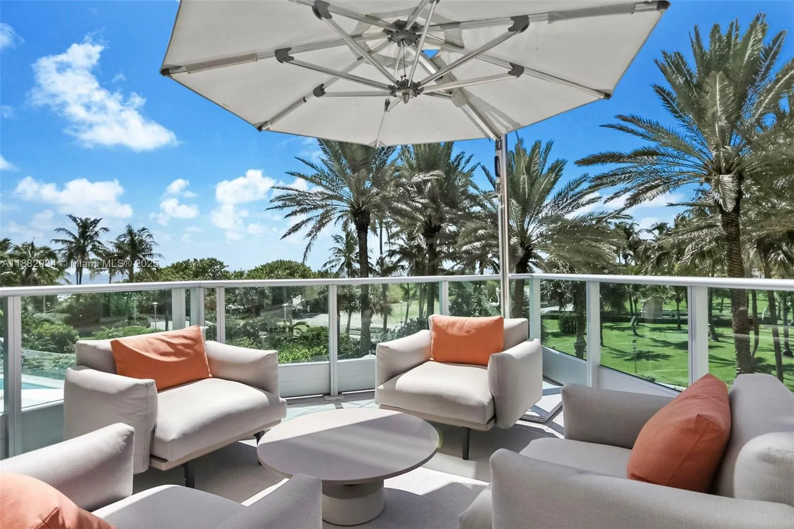 1455 Ocean Dr, #811