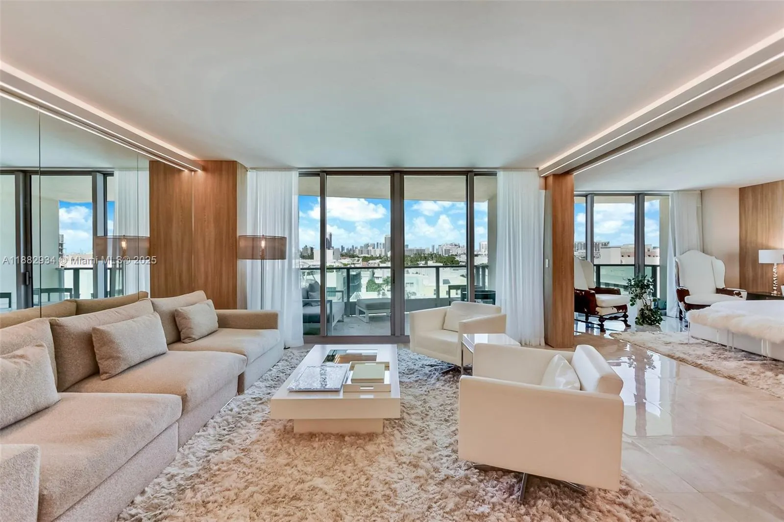 1455 Ocean Dr, #811