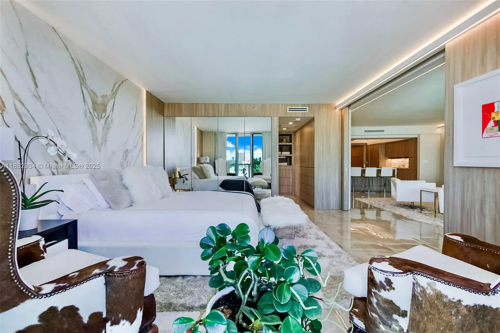 1455 Ocean Dr, #811