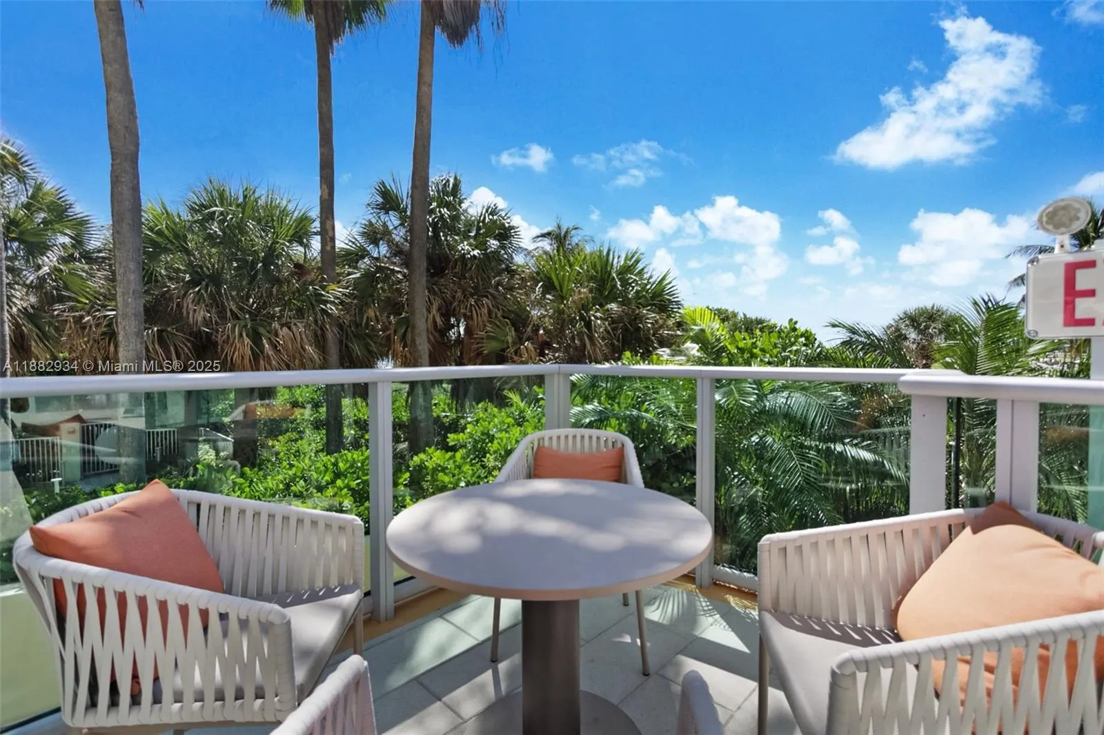 1455 Ocean Dr, #811