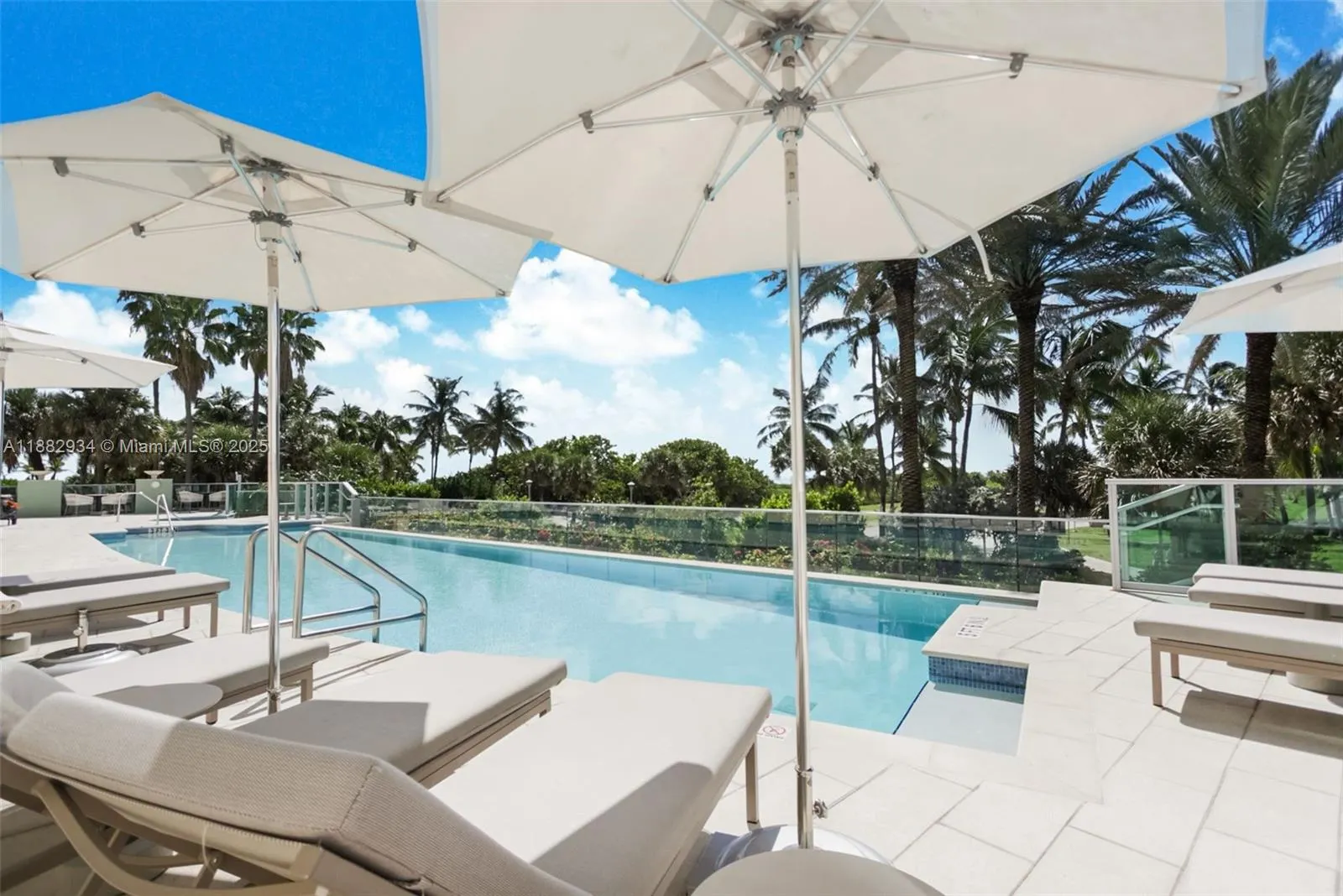 1455 Ocean Dr, #811