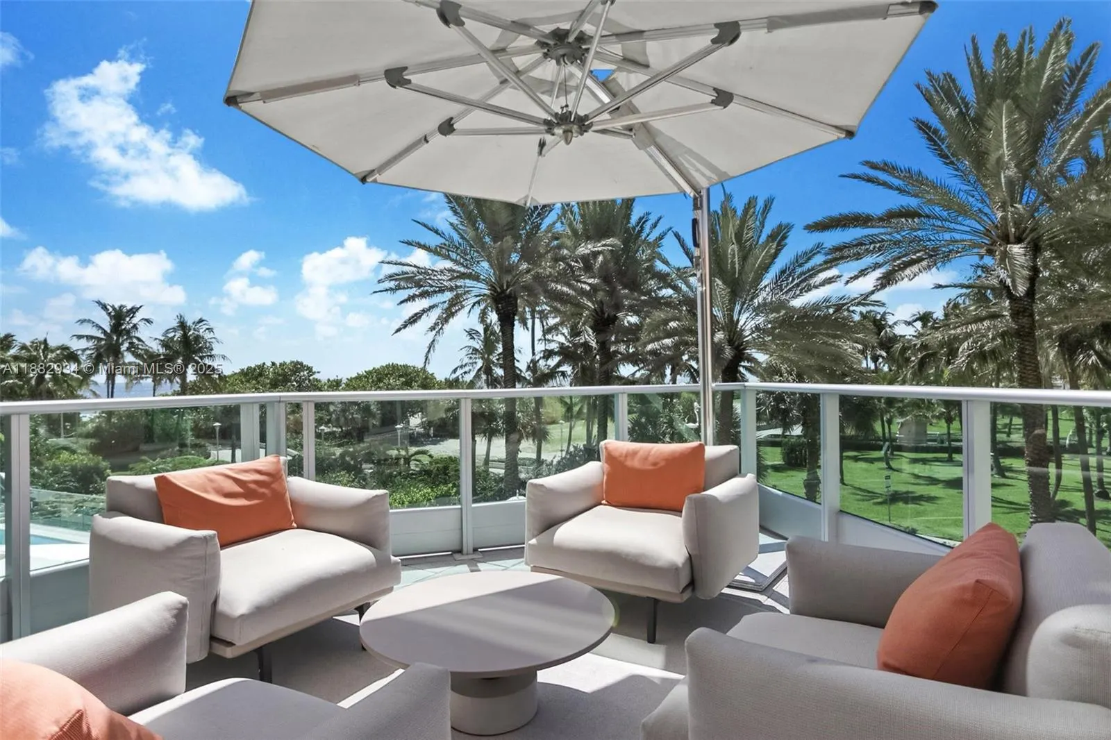 1455 Ocean Dr, #811