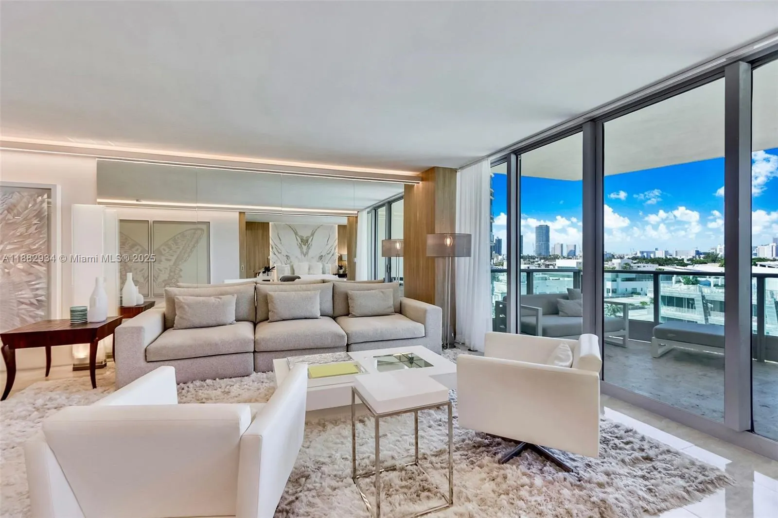 1455 Ocean Dr, #811