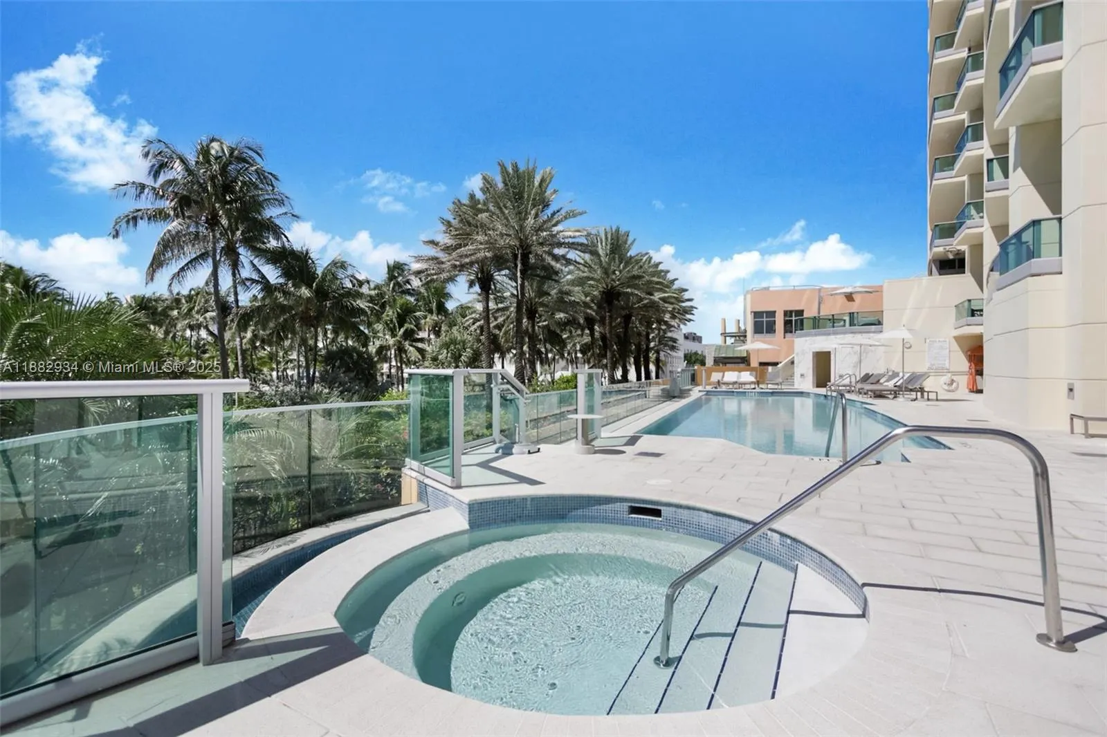1455 Ocean Dr, #811