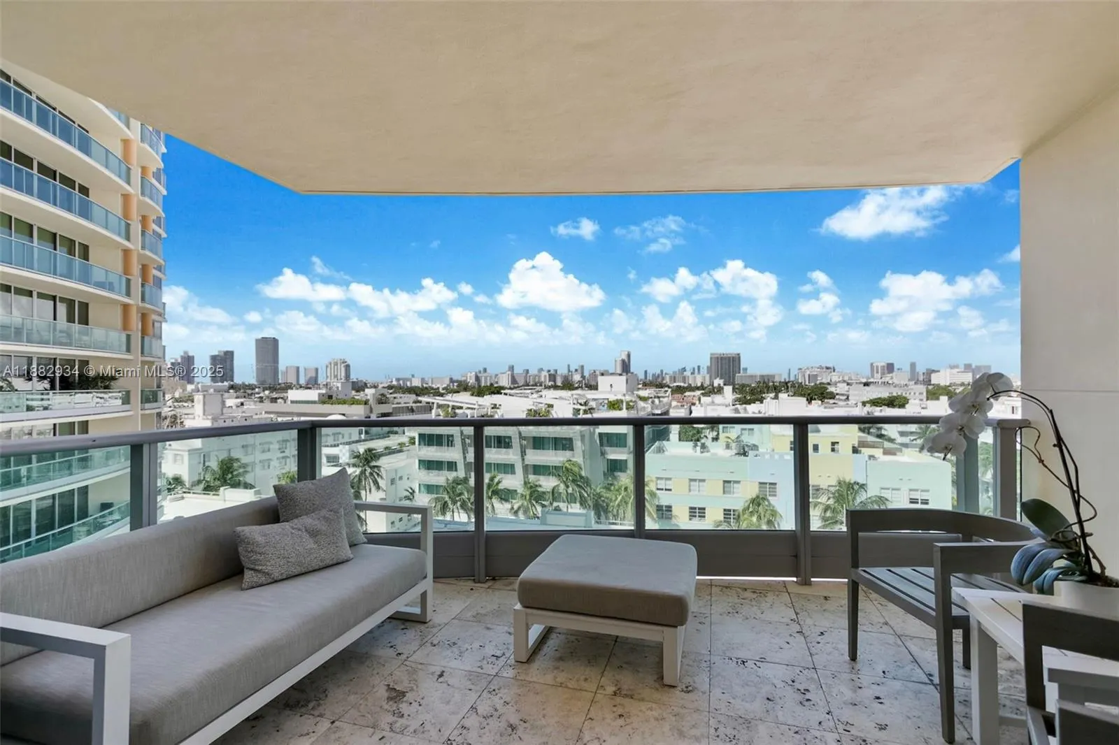 1455 Ocean Dr, #811