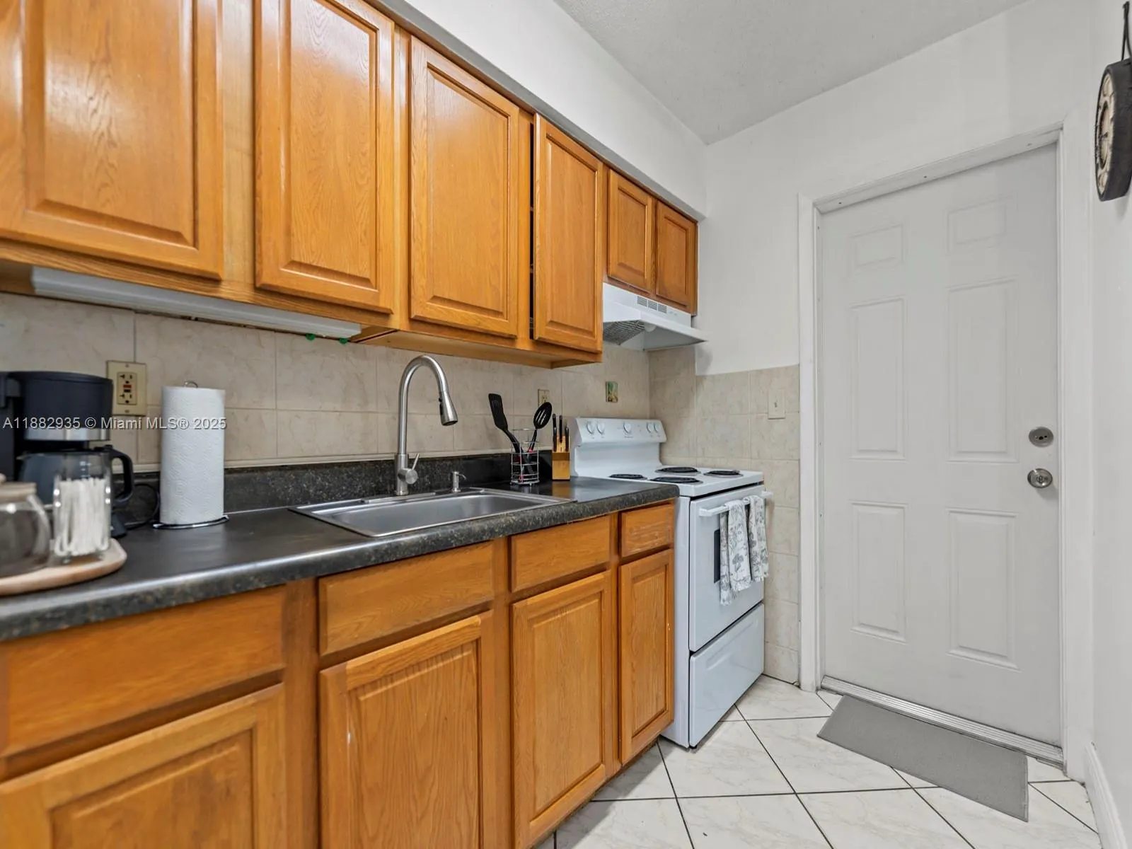 6165 SW 44th St, #2