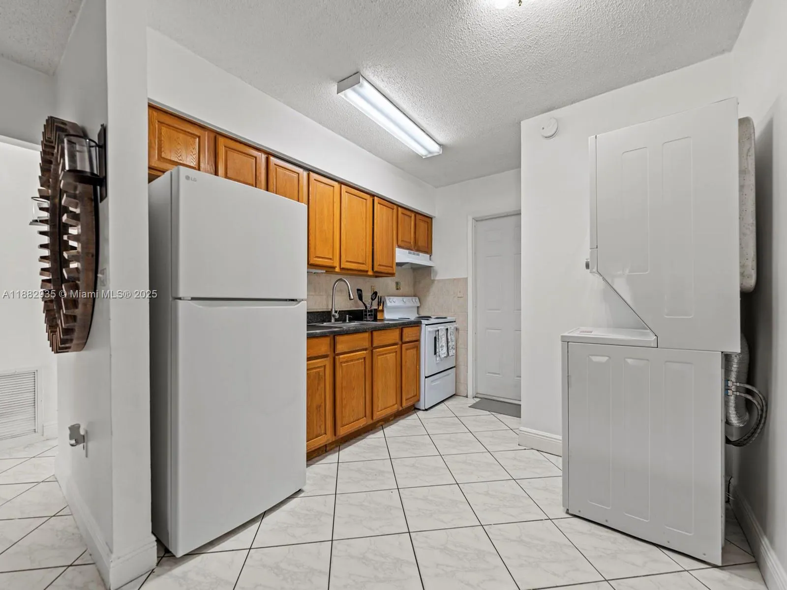 6165 SW 44th St, #2