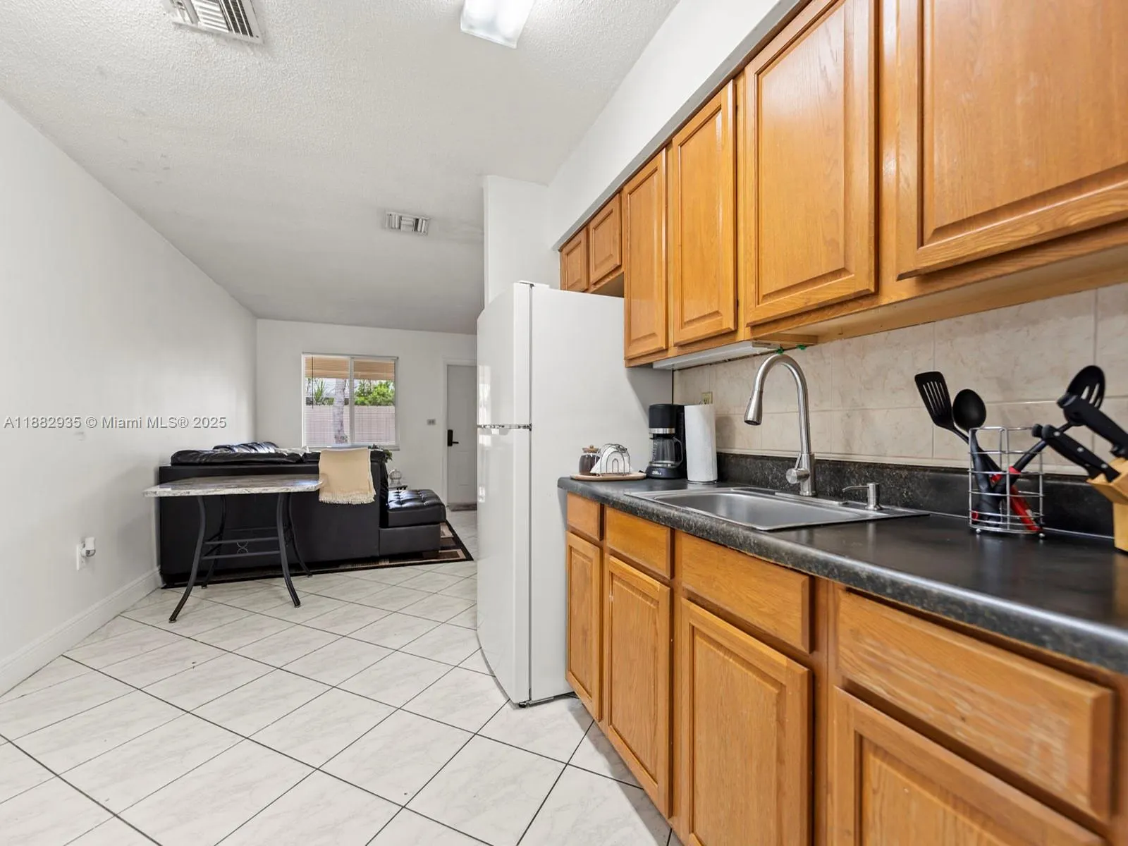 6165 SW 44th St, #2