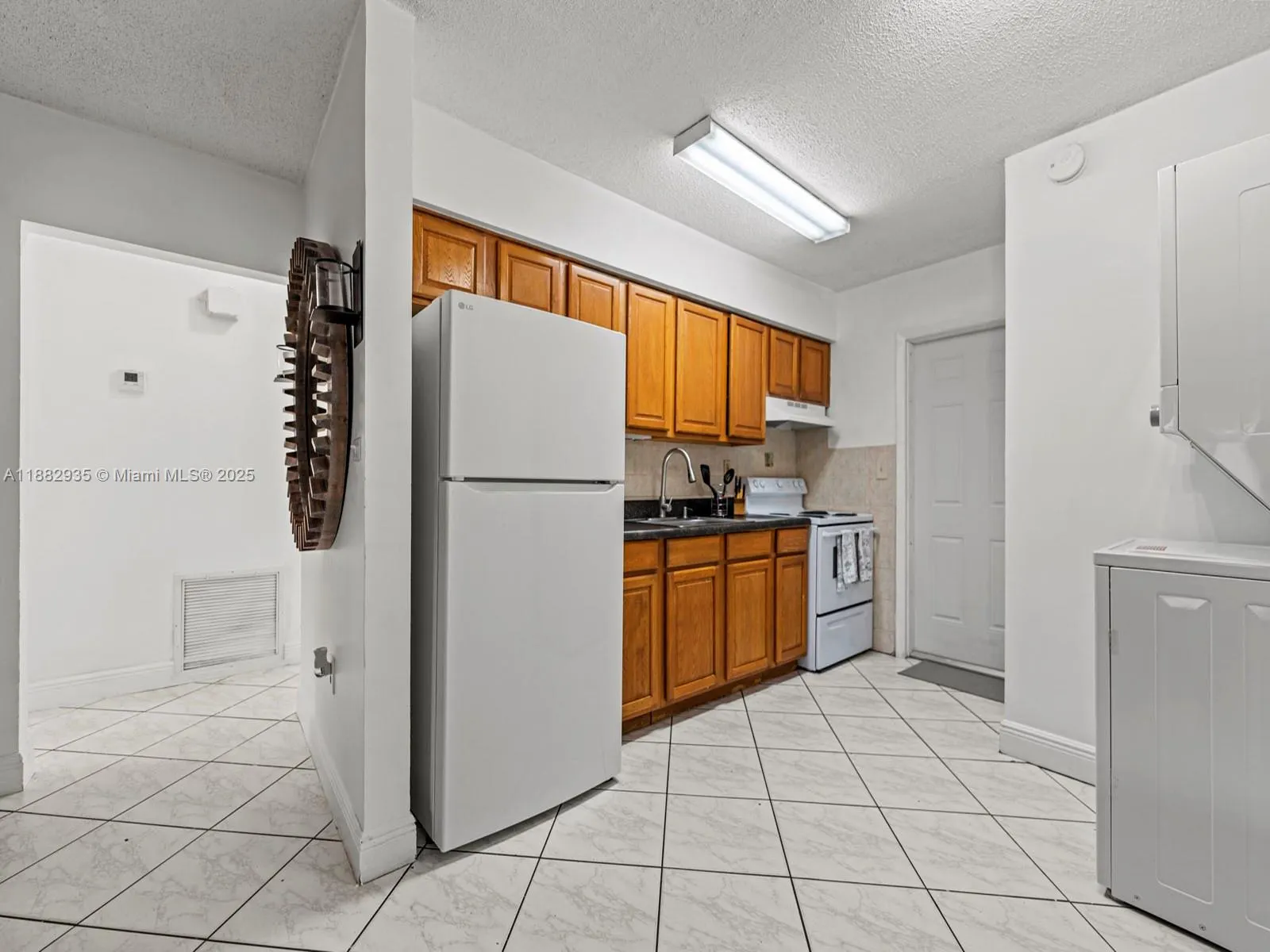 6165 SW 44th St, #2