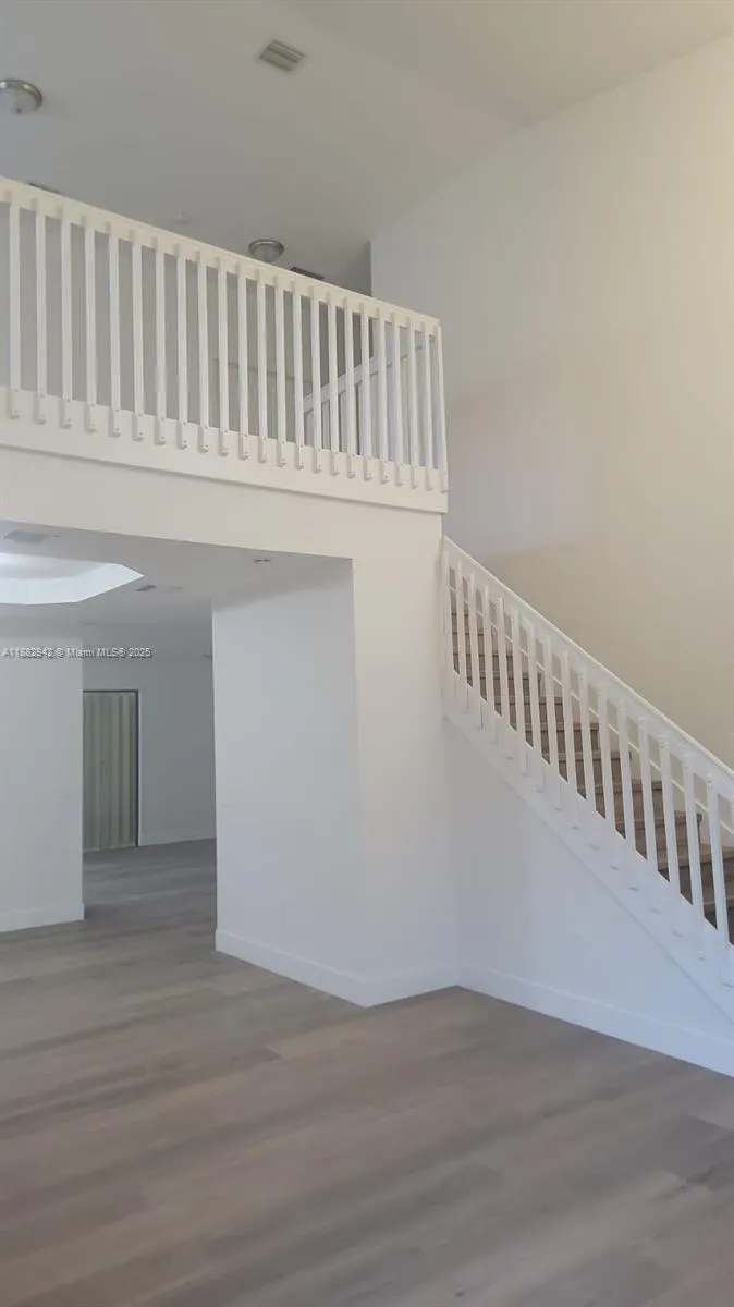 571 SE 37th Pl