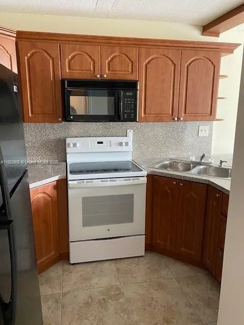 494 NW 165th St Rd, #C-303