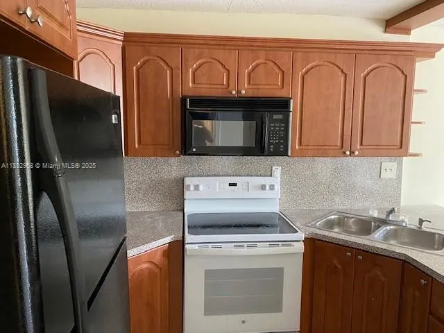 494 NW 165th St Rd, #C-303