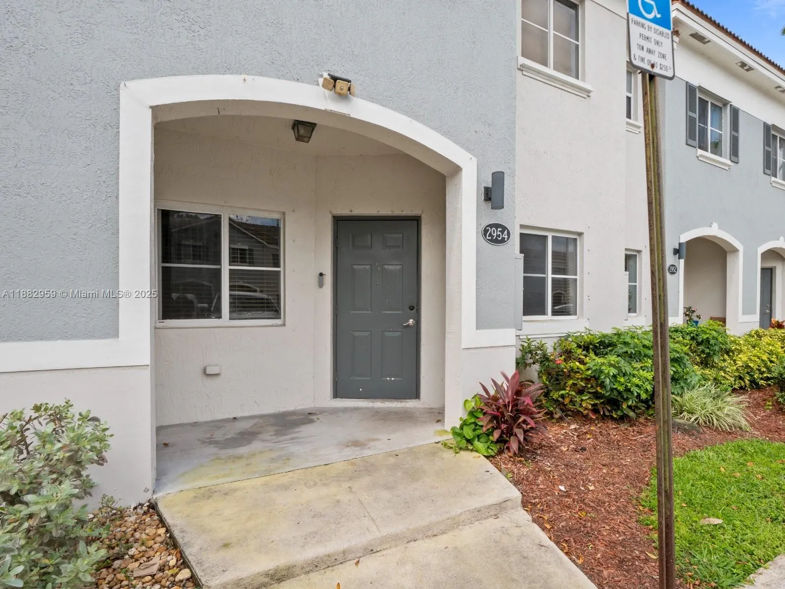 2954 SE 15th Ter