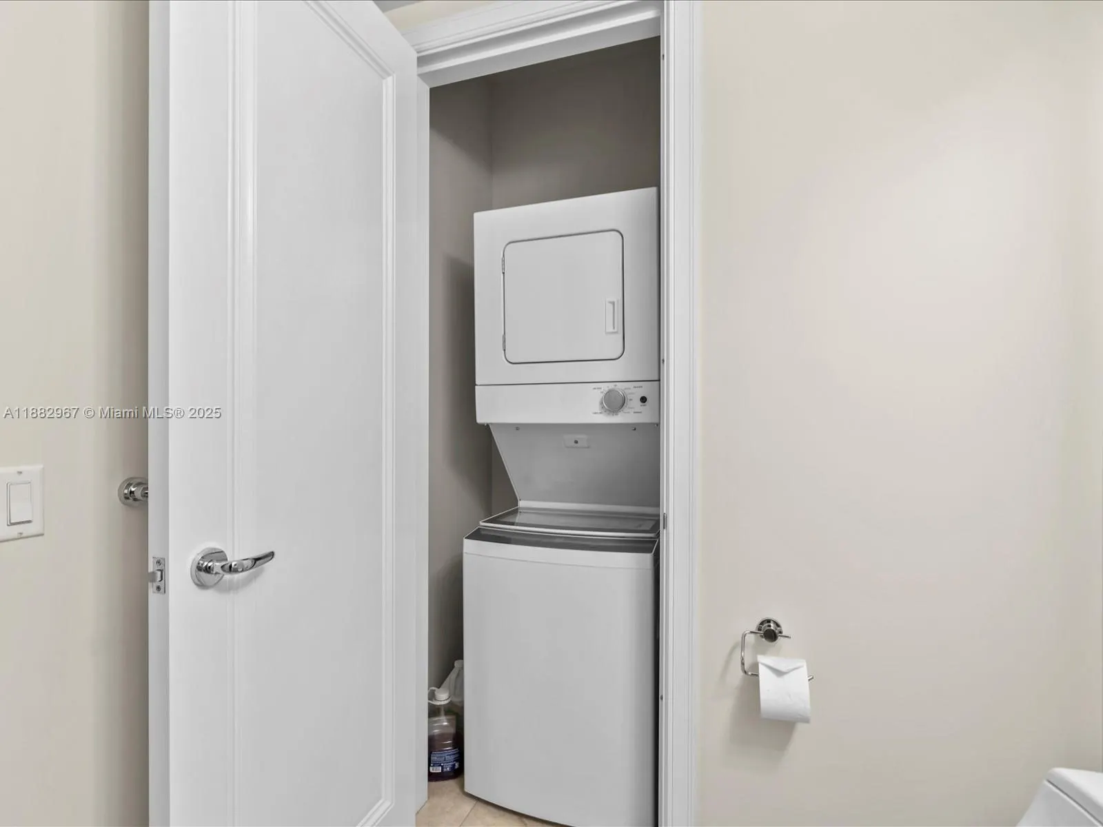 1435 Brickell Ave, #3212