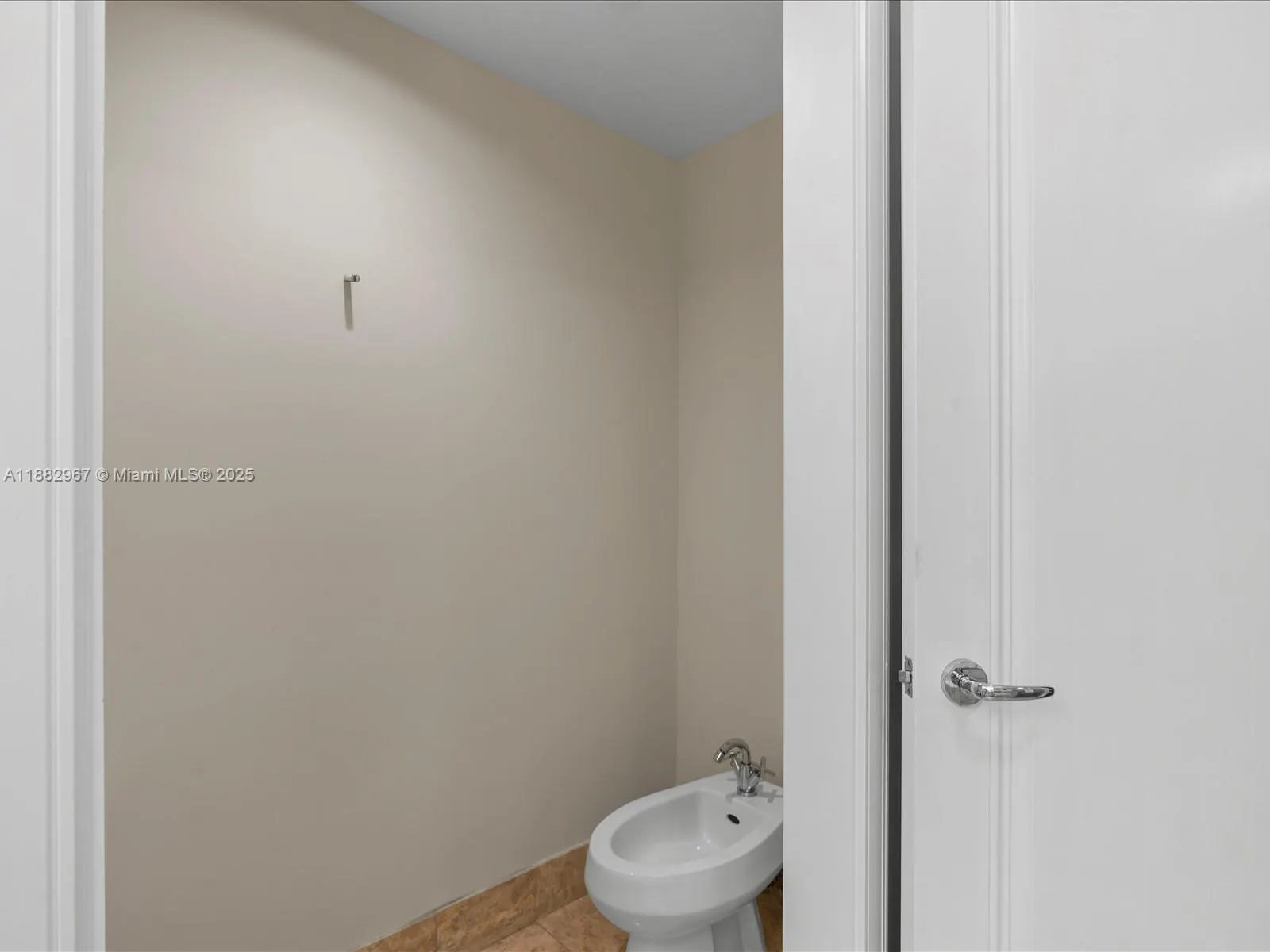 1435 Brickell Ave, #3212