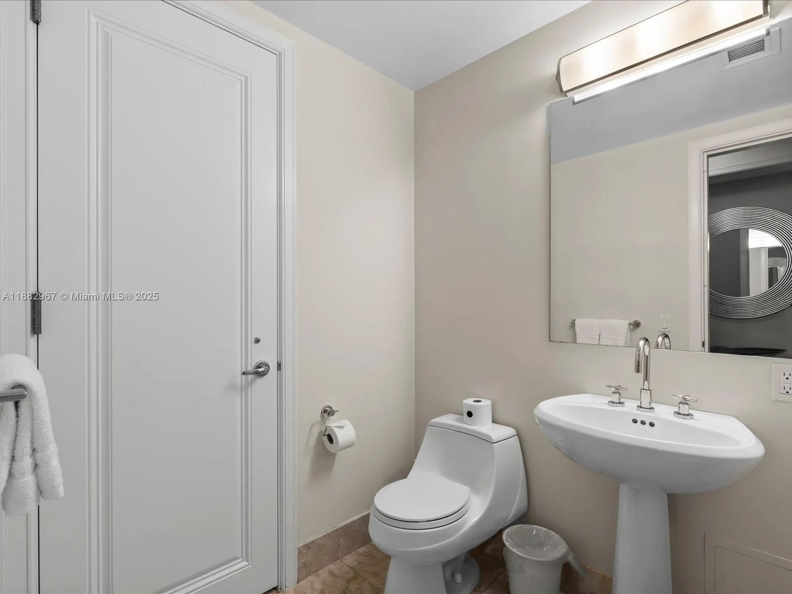 1435 Brickell Ave, #3212