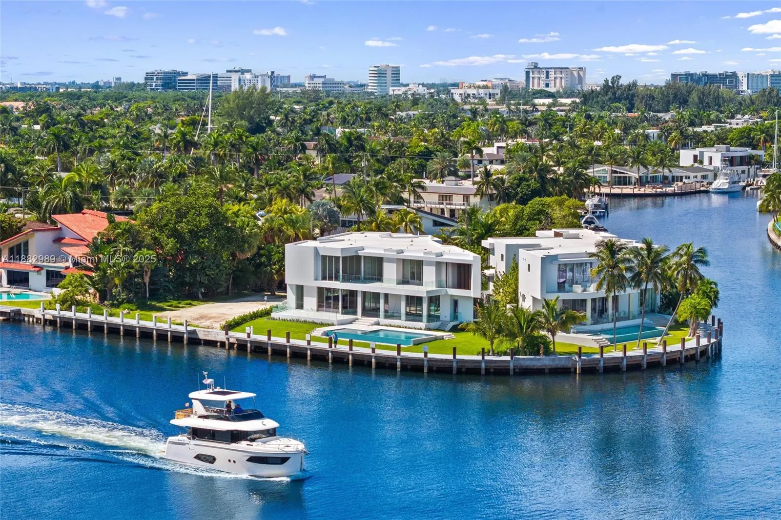 503 Palm Dr