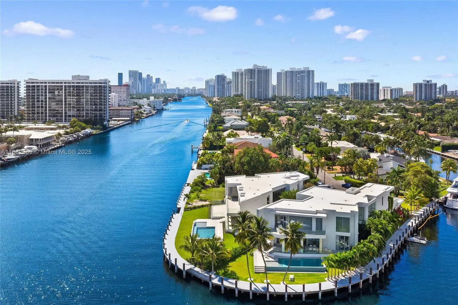 503 Palm Dr