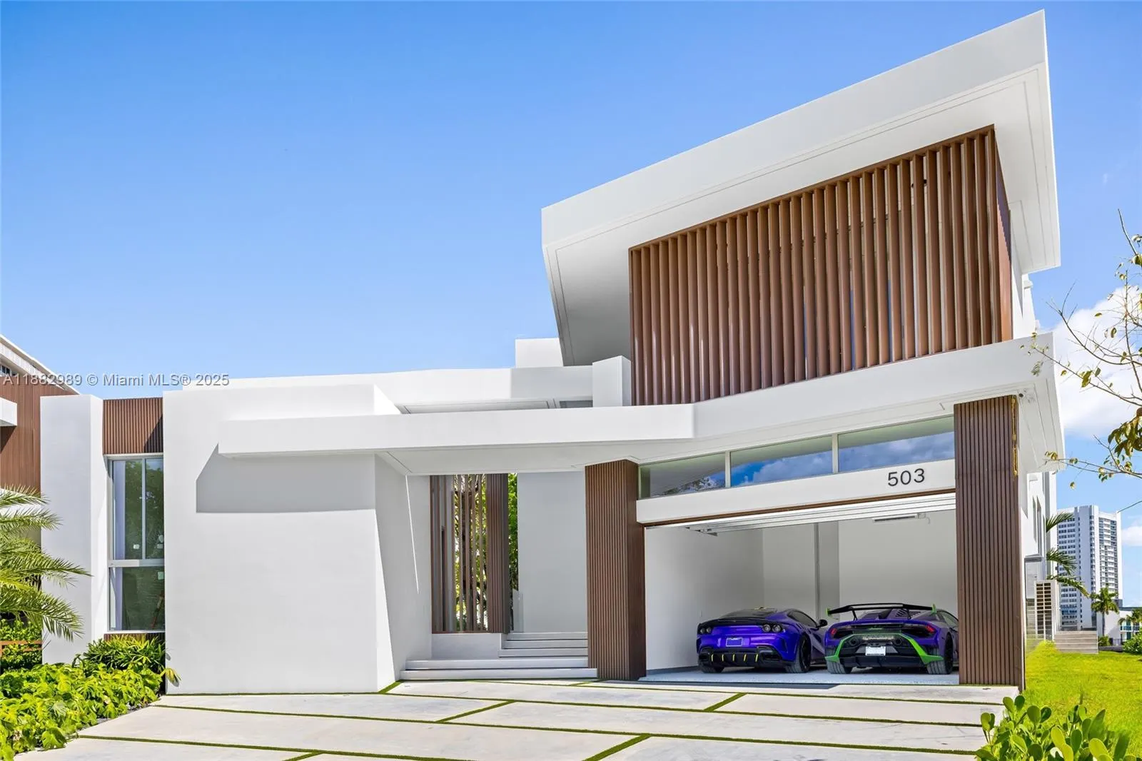503 Palm Dr