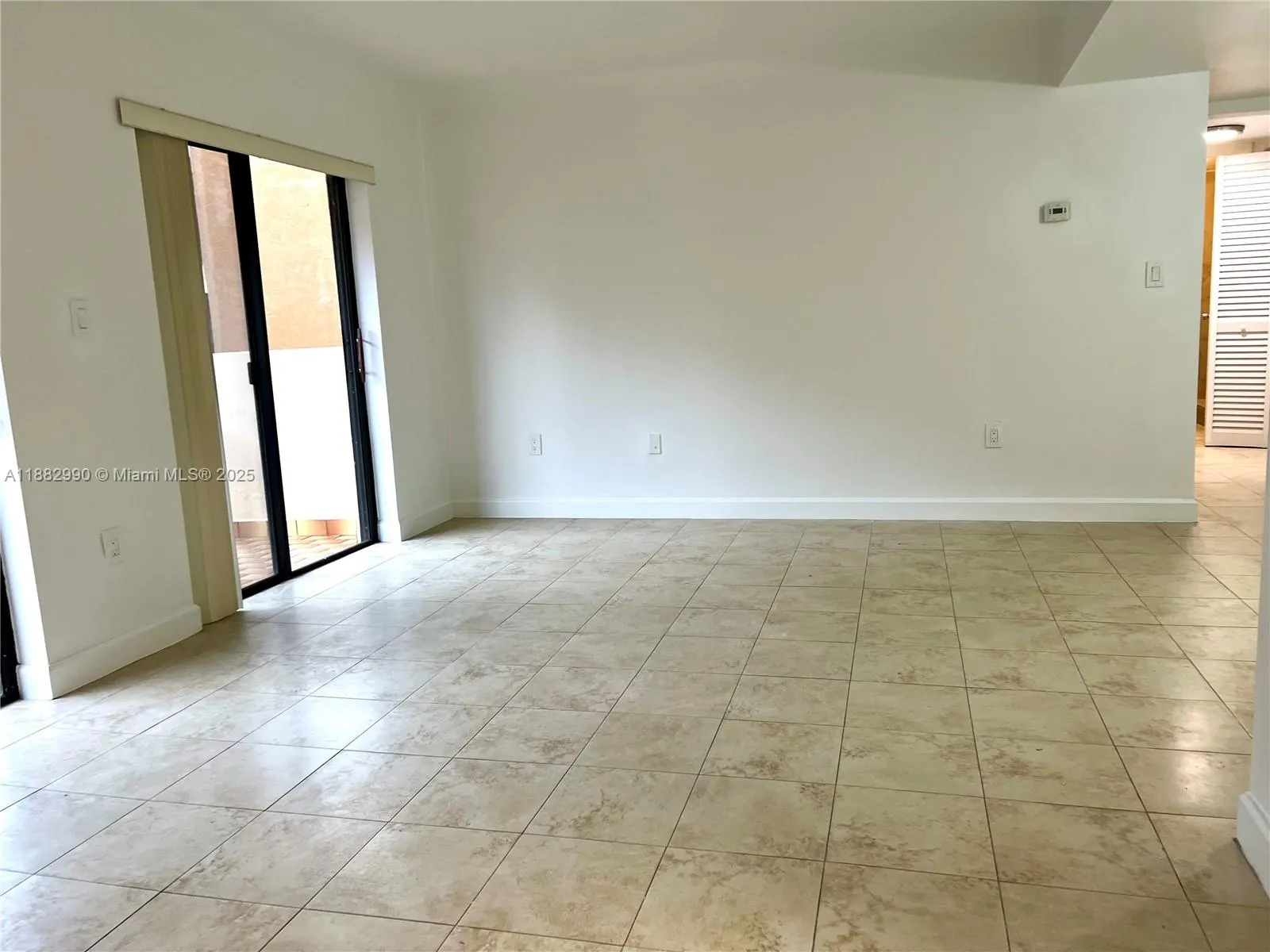 5249 NW 7th St, #303