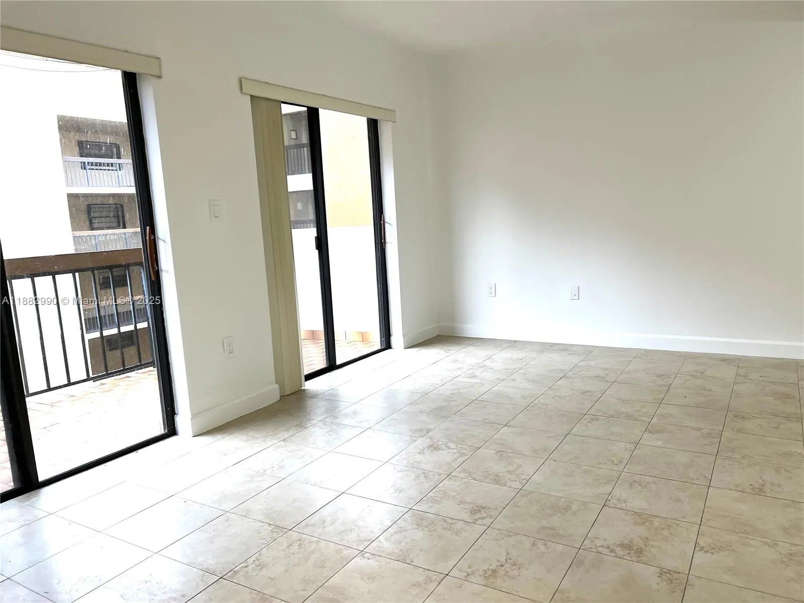 5249 NW 7th St, #303