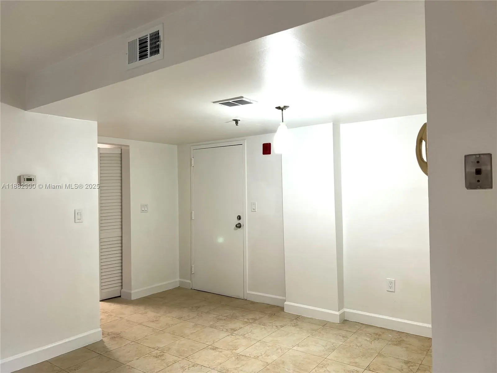 5249 NW 7th St, #303