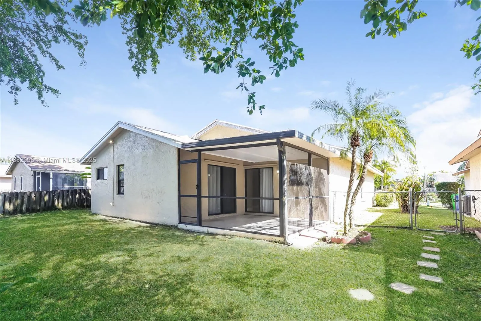 5315 NW 93 Ave