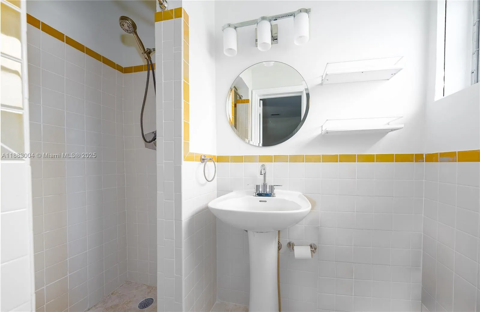 1051 Michigan Ave, #3