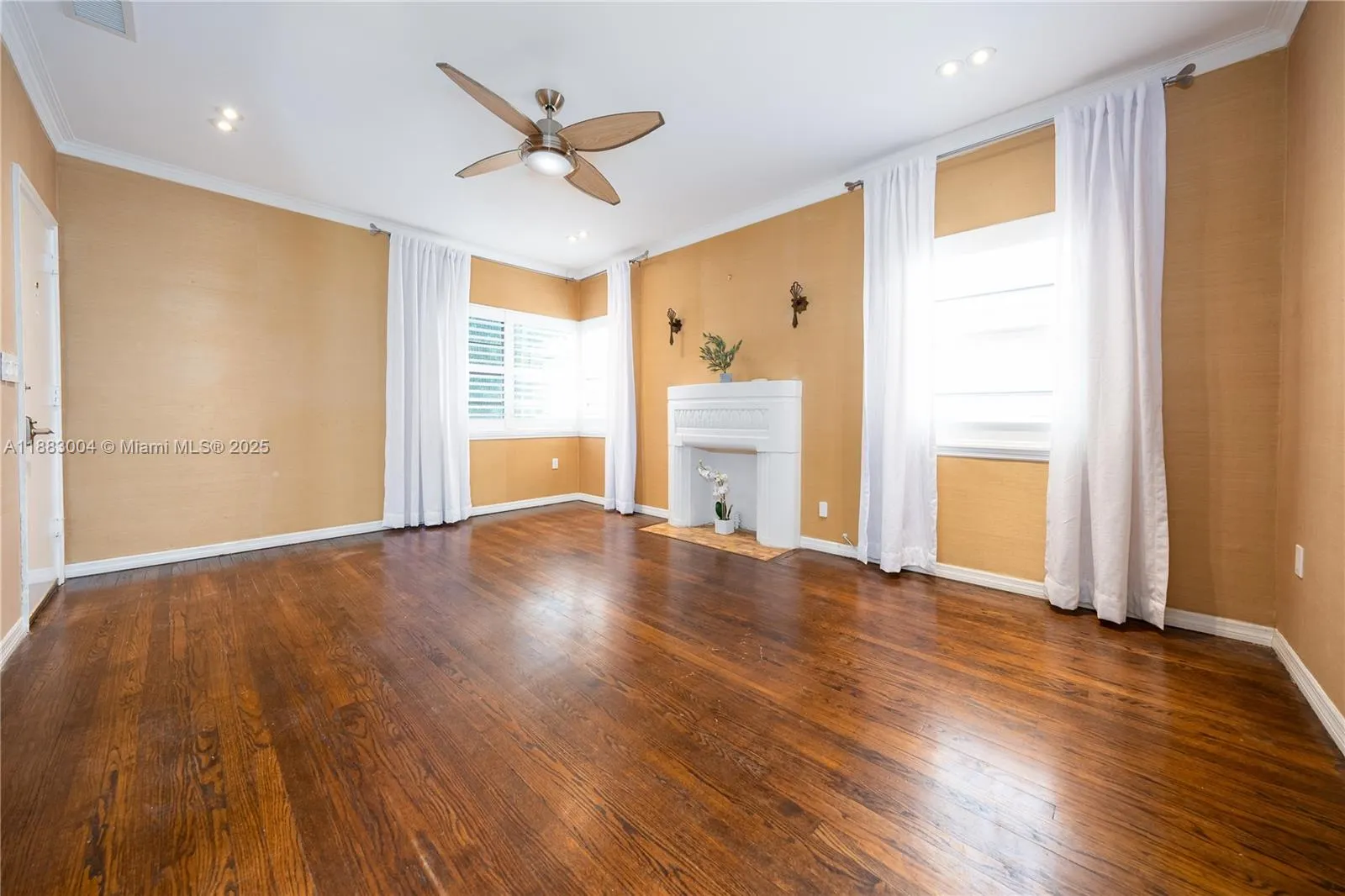 1051 Michigan Ave, #3