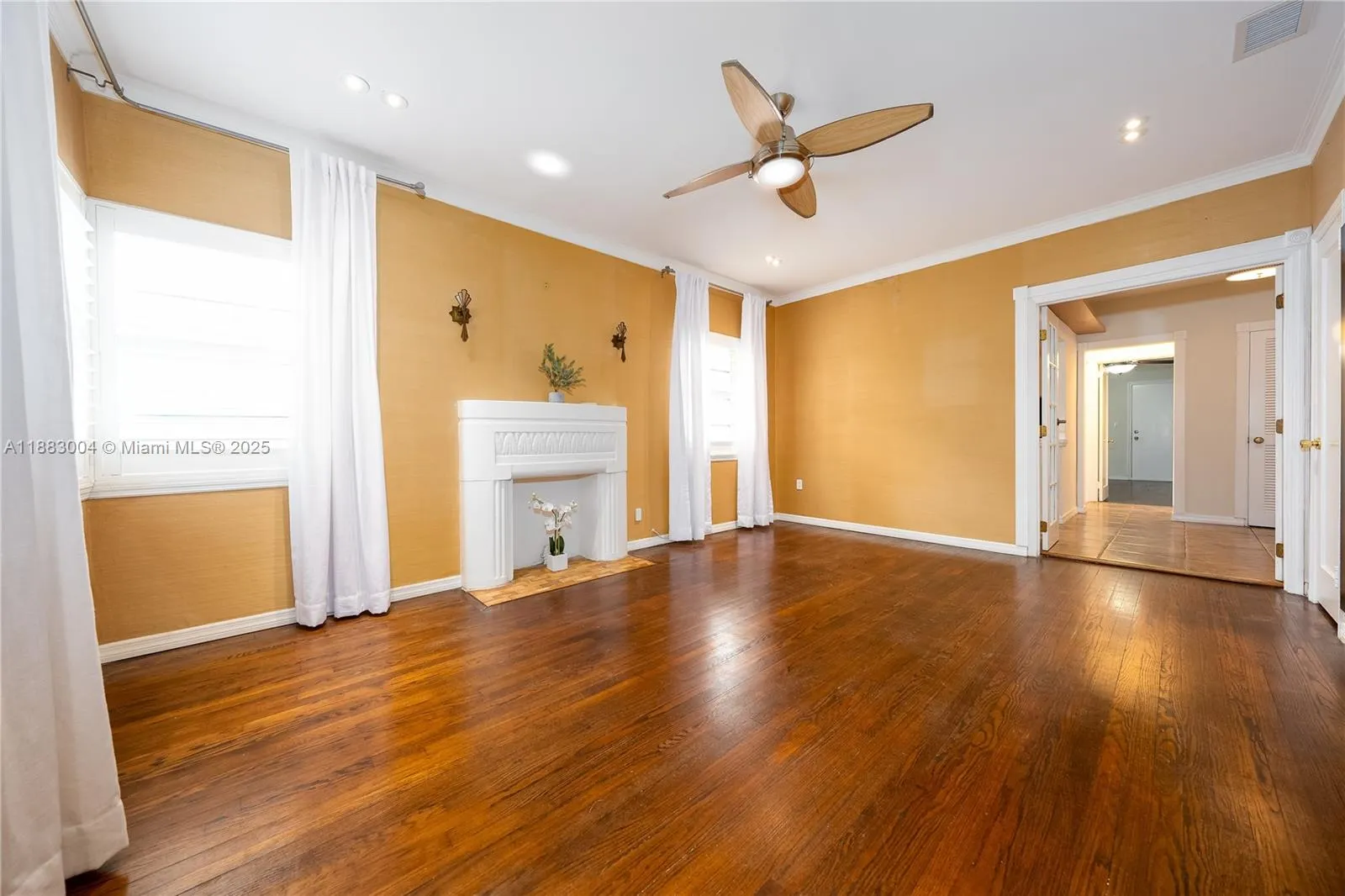 1051 Michigan Ave, #3